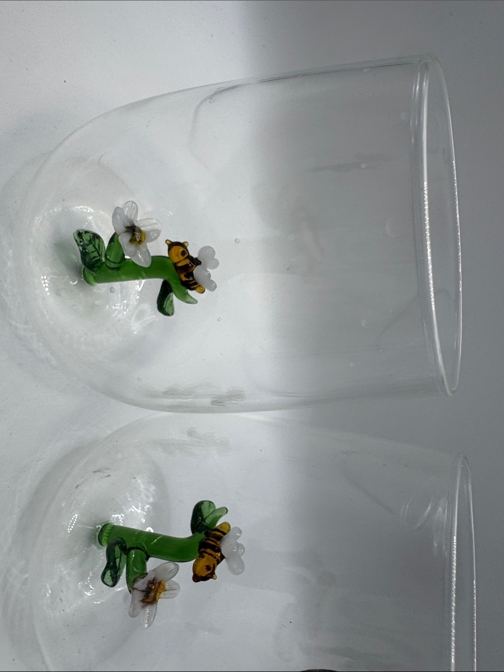Set of 2 Jumbo Bee and Flower Stemless Wine Glasses - Picture 8 of 9